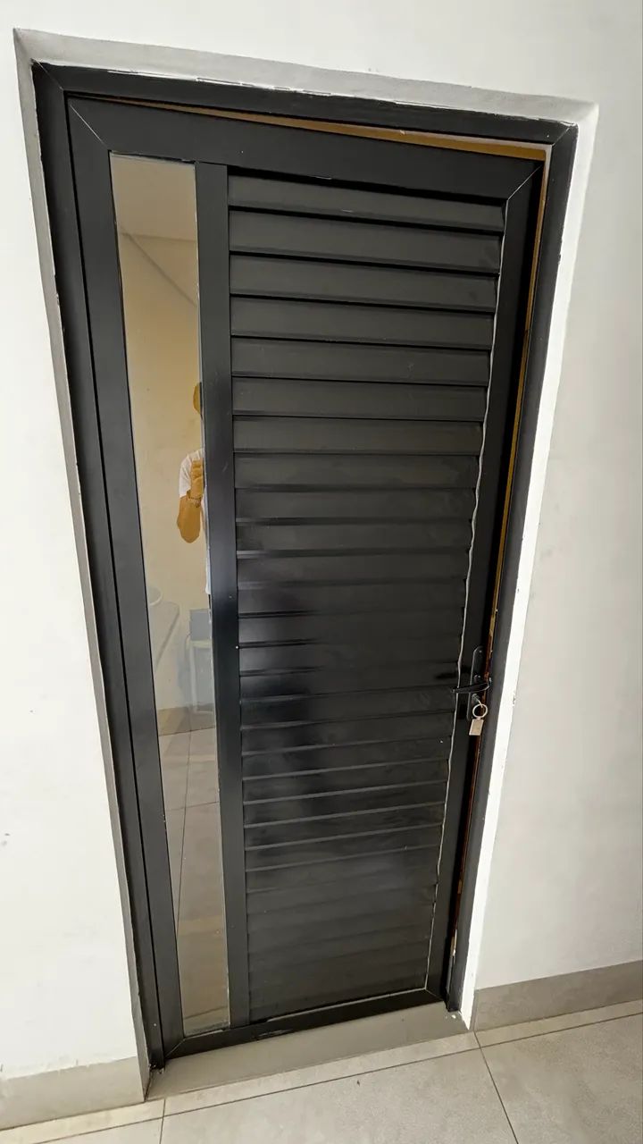Porta de Alumínio com Visor - Foto 2