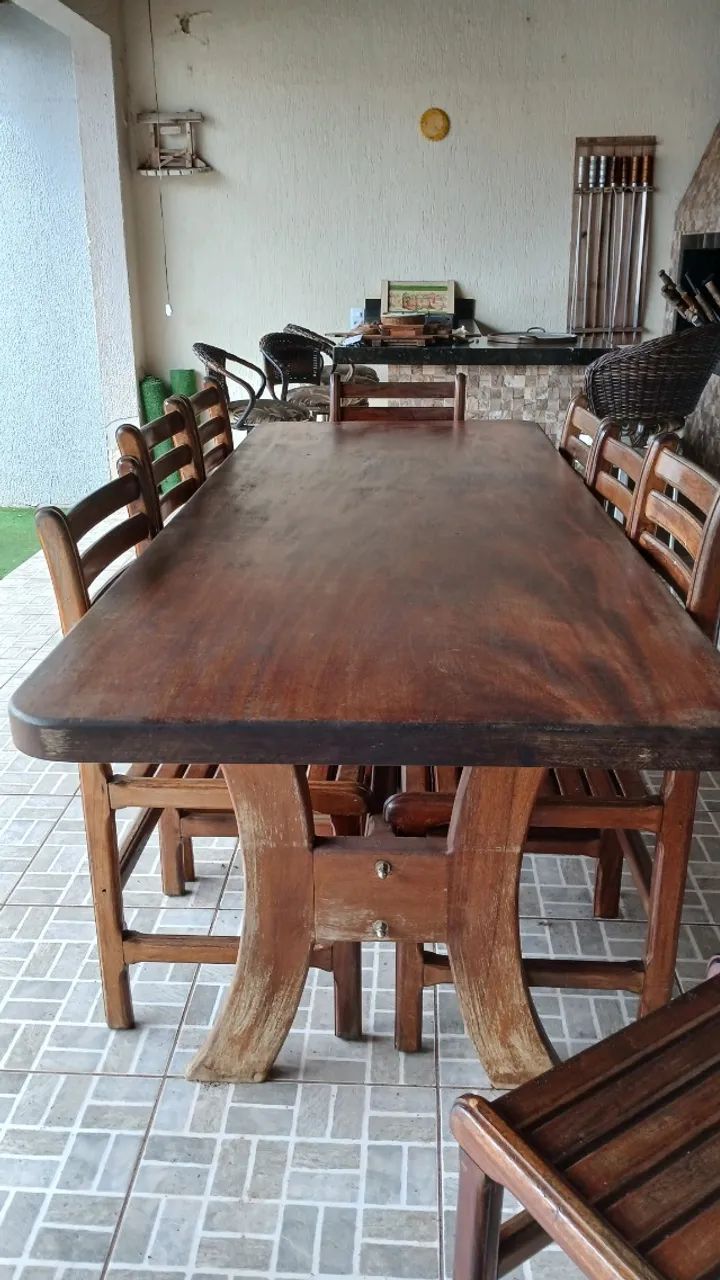 Mesa de madeira com 8 cadeiras  - Foto 3