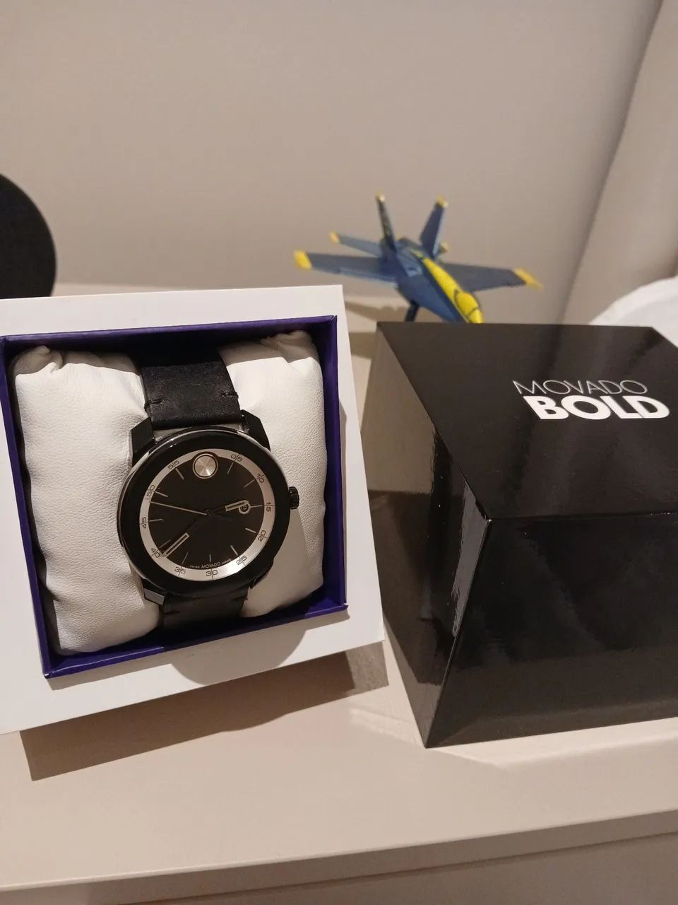 Relógio Movado BOLD TR90 42mm - Swiss Made - Ref. 3601154 + Caixa