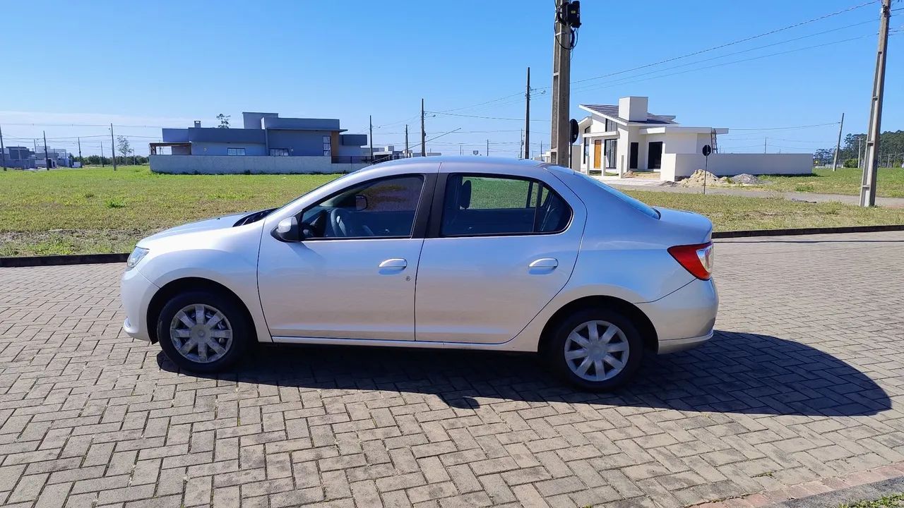 Renault Logan Expression Hi-flex 1.6 8V 4P 2014 - Foto 4