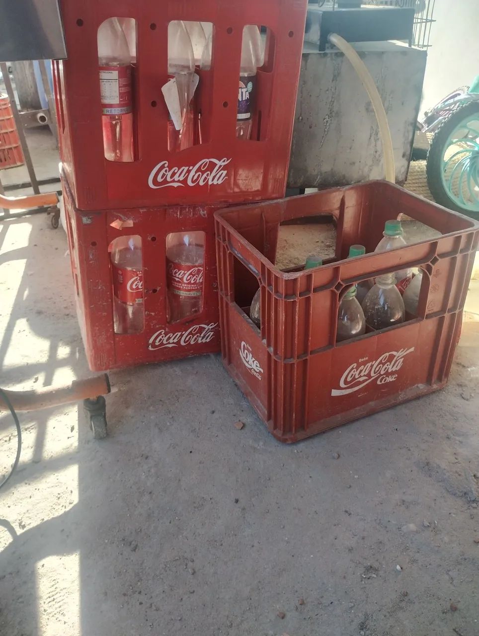 vendo grade de coca cola retornável de 1 e 2 litros  - Foto 2