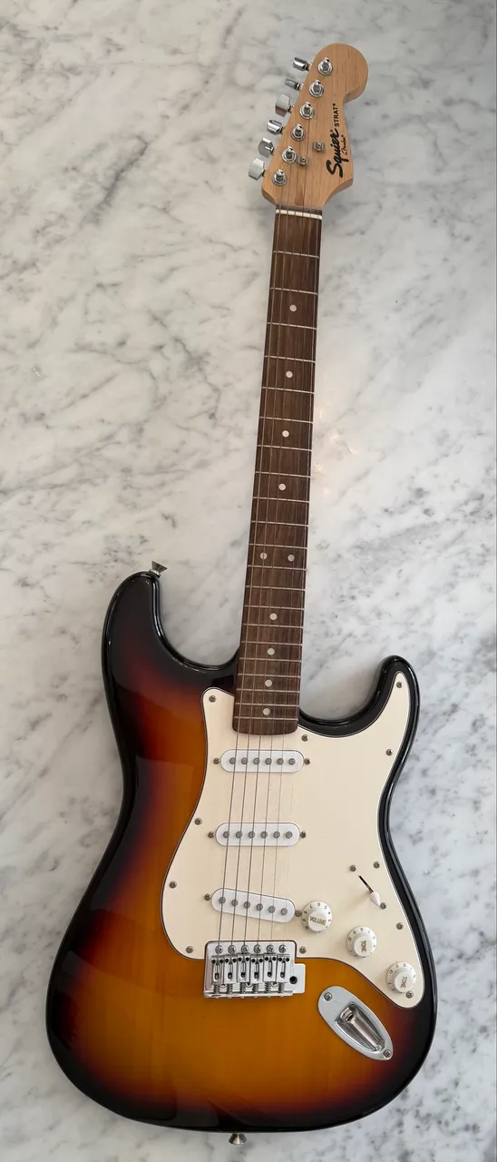 squier stratocaster standard