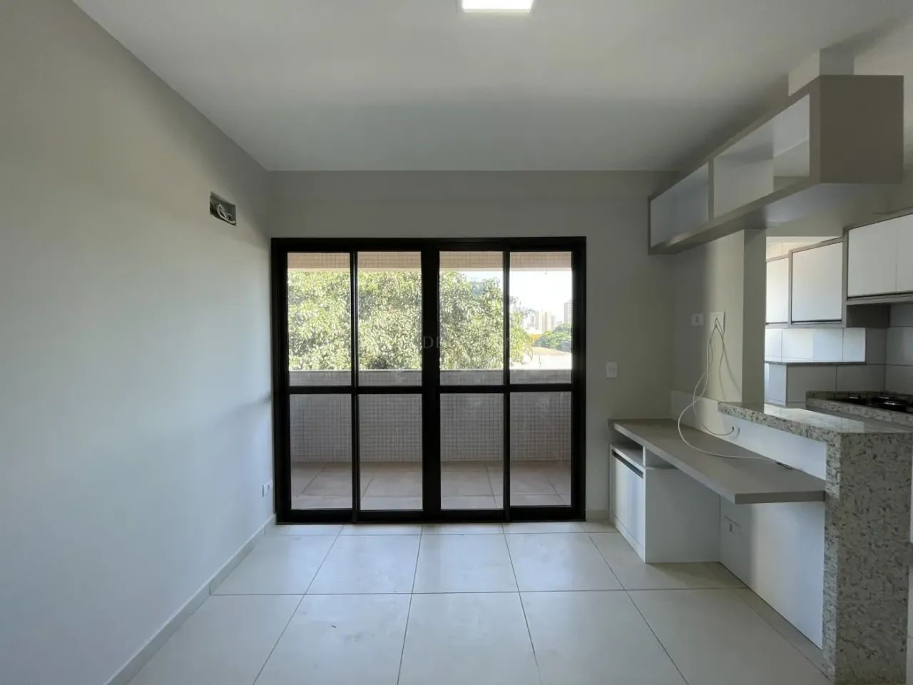 Apartamento com 02 dormitórios - Zona 03