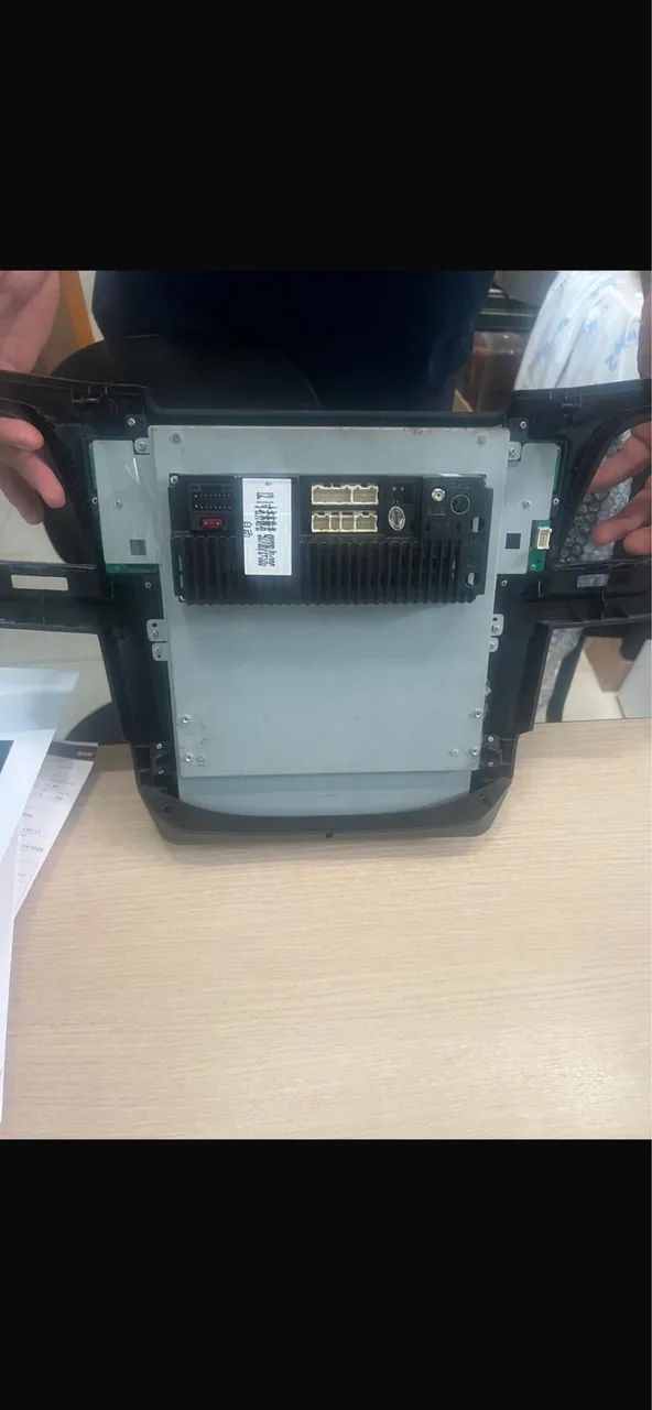 Central multimídia pra Hillux 12 polegadas tesla com moldura - Foto 2