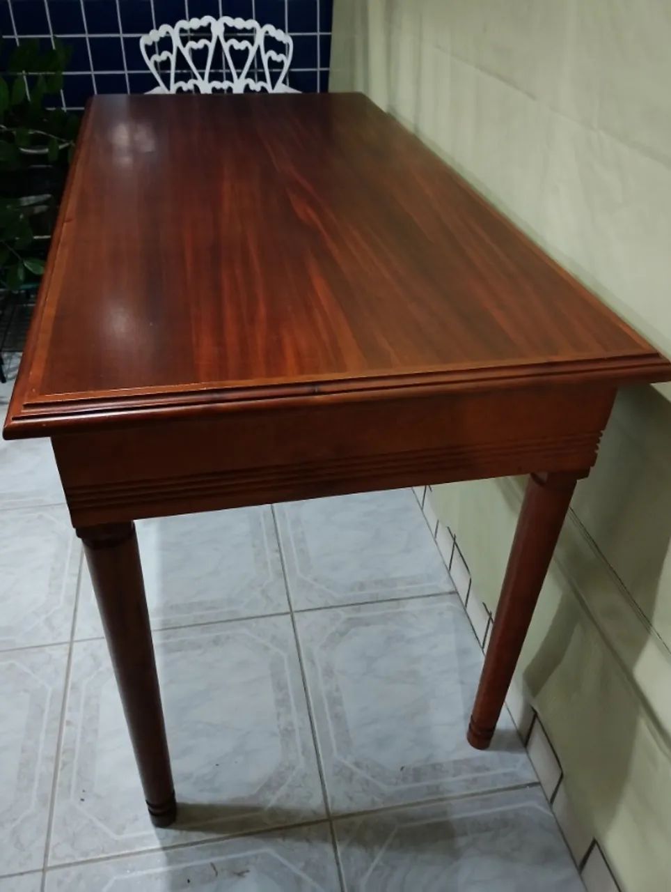 MESA EM MADEIRA RETANGULAR  MUITO NOVA - Foto 3