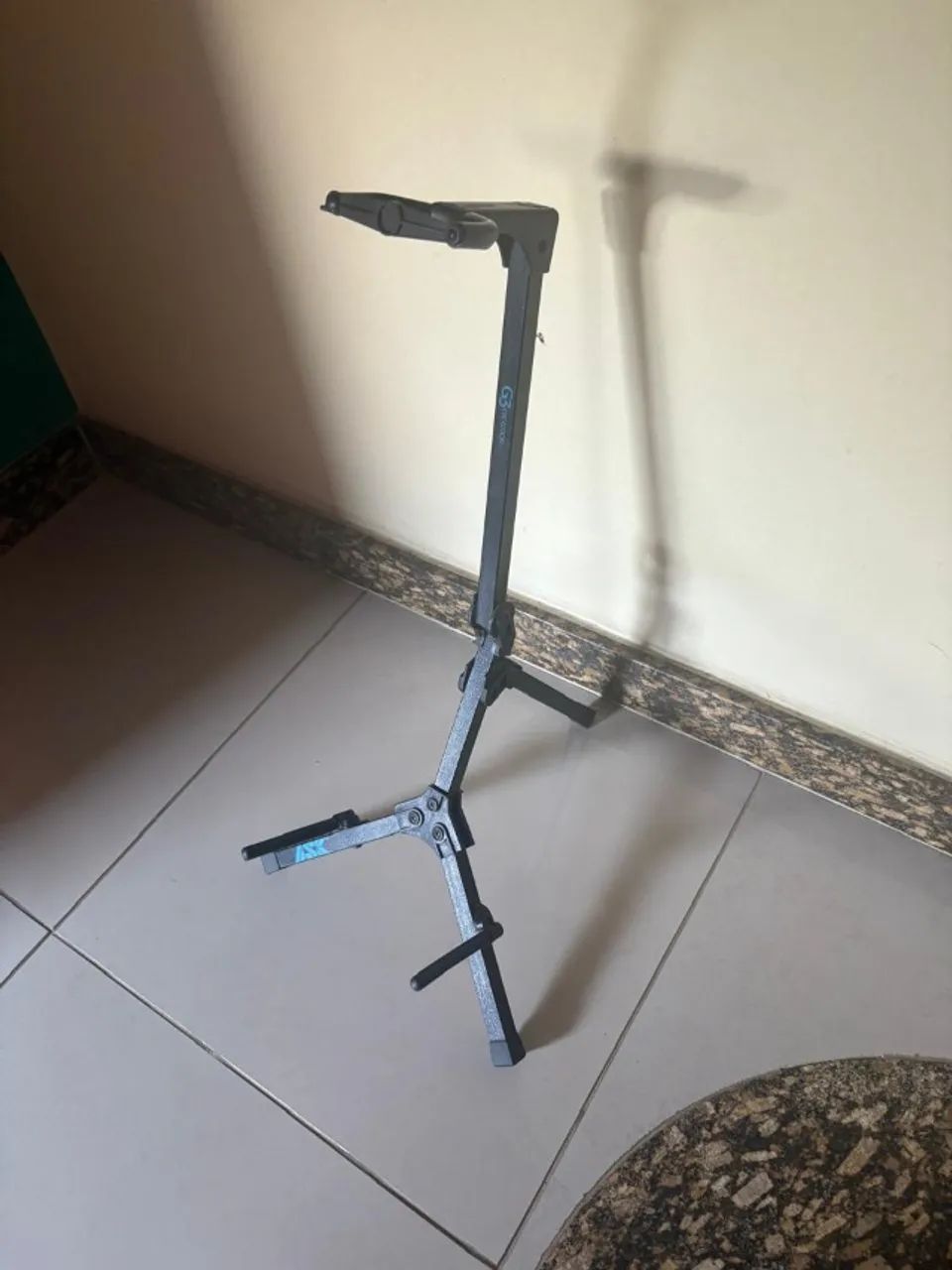 Violão Memphis em ótimo estado + suporte - Foto 3
