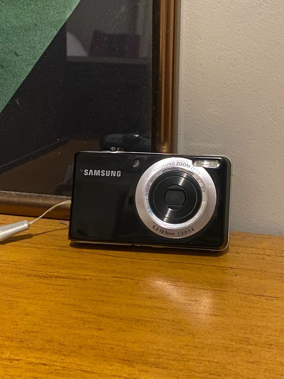 Câmera digital Samsung com tela frontal