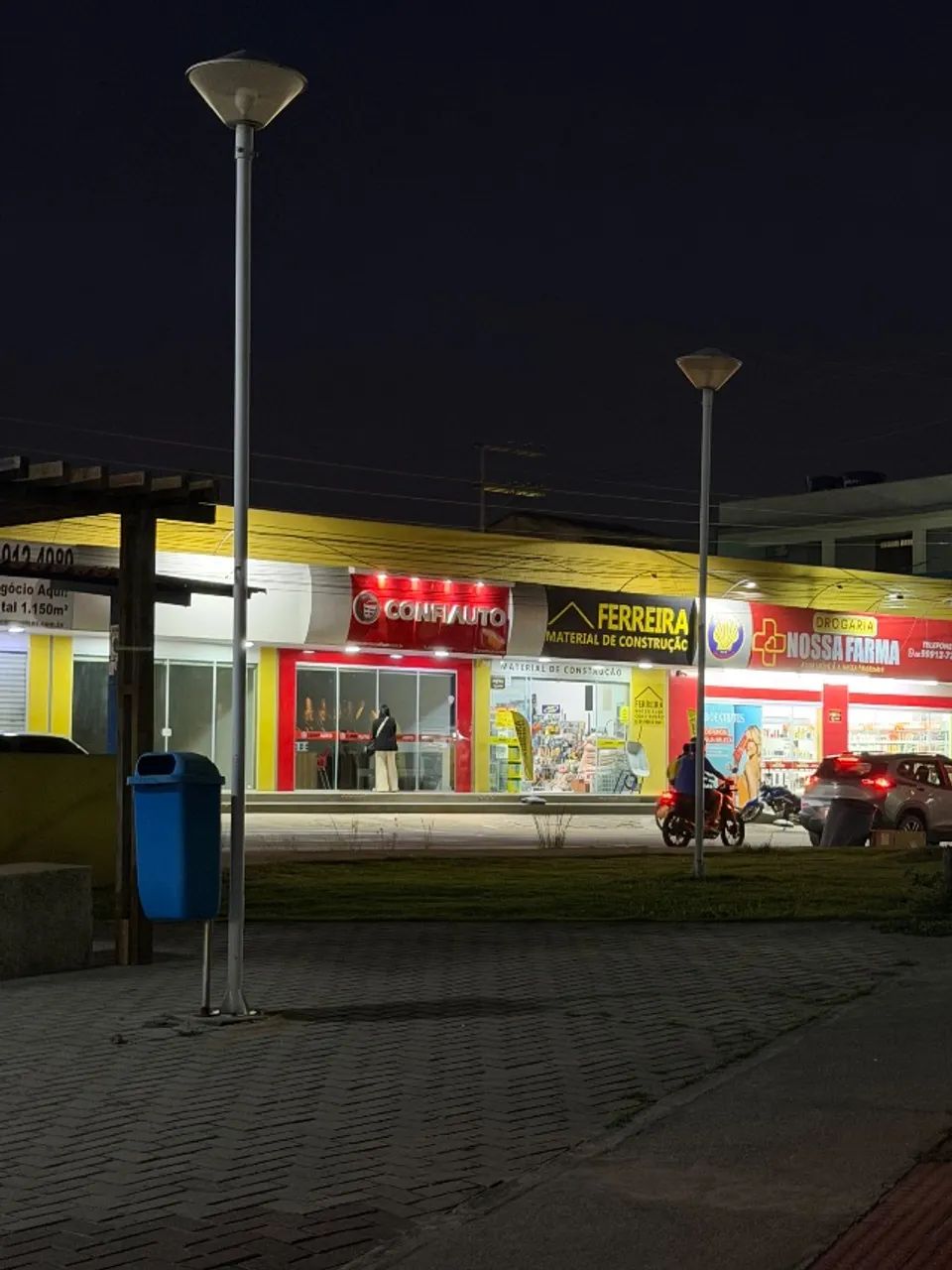Lojas comerciais de frente para avenida de 100 a 540 m2