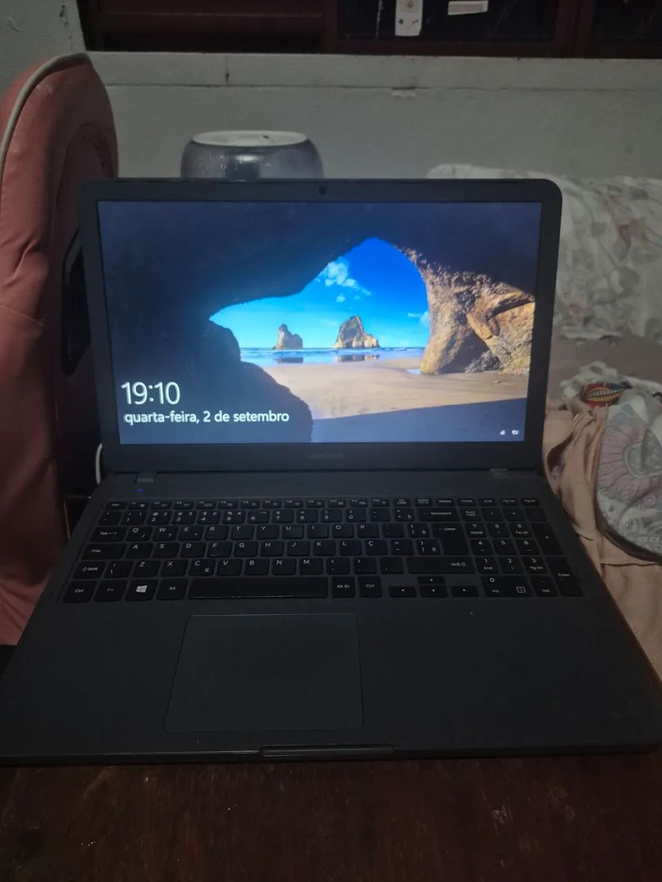 Notebook Samsung- bateria em excelente estado- funciona fora da tomada - Foto 2