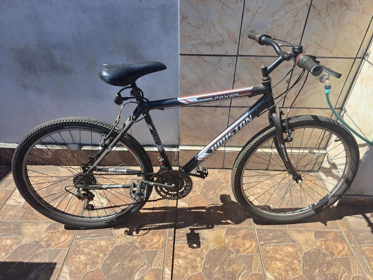 Bicicleta Houston aro 26 com marcha, cadeado e campainha  - Foto 2