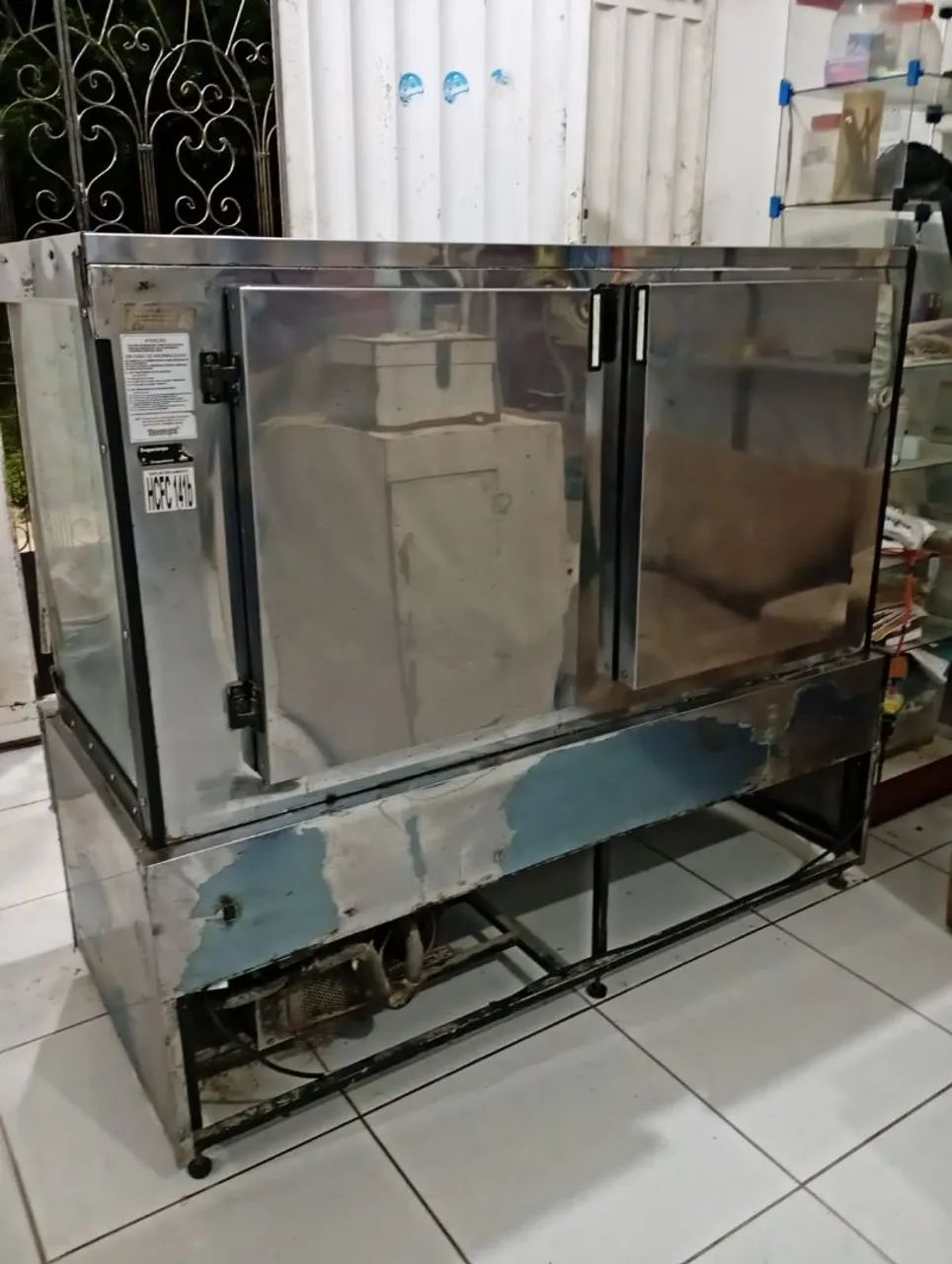 Vendo frizer vitrine gelado 1500 - Foto 4
