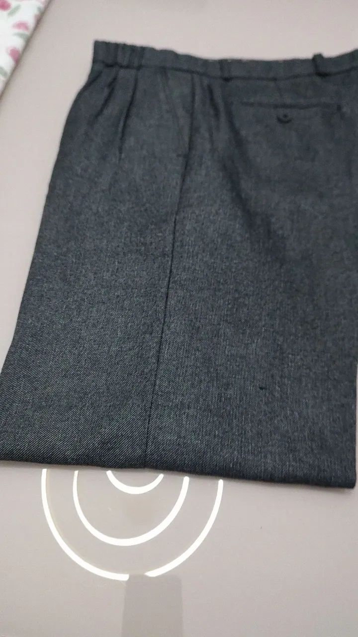 Calça social, de linho, cinza escuro. - Foto 3