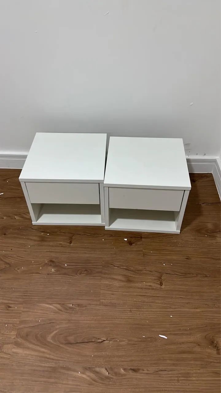 Mesa de cabeceira criado-mudo 30cm