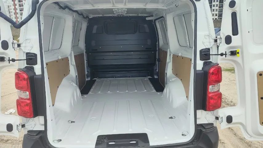Citroen Jumpy 2.2 CARGO TURBO 2026 - Foto 5