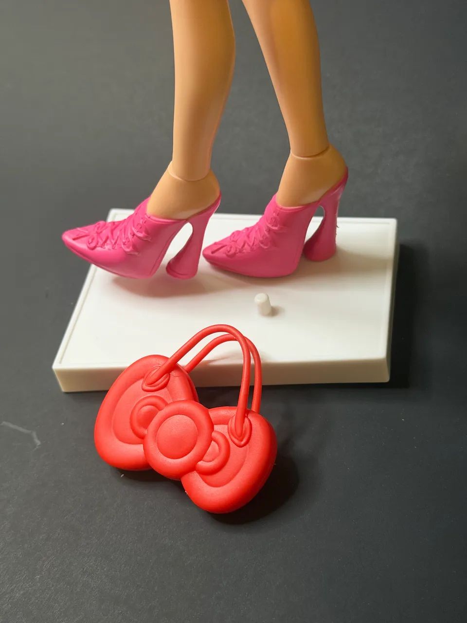 BRATZ HELLO KITTY CLOE - Foto 2