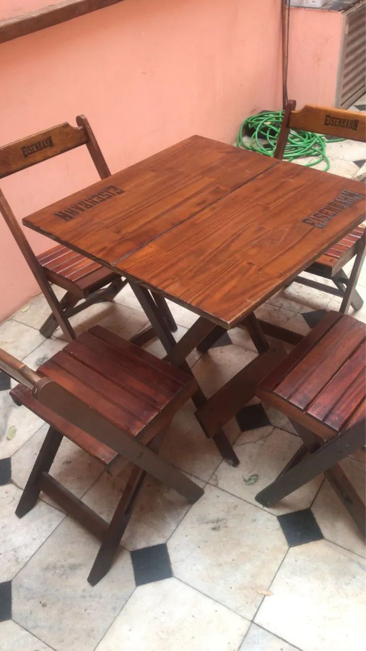 Conjunto mesa bar com 4 cadeiras 