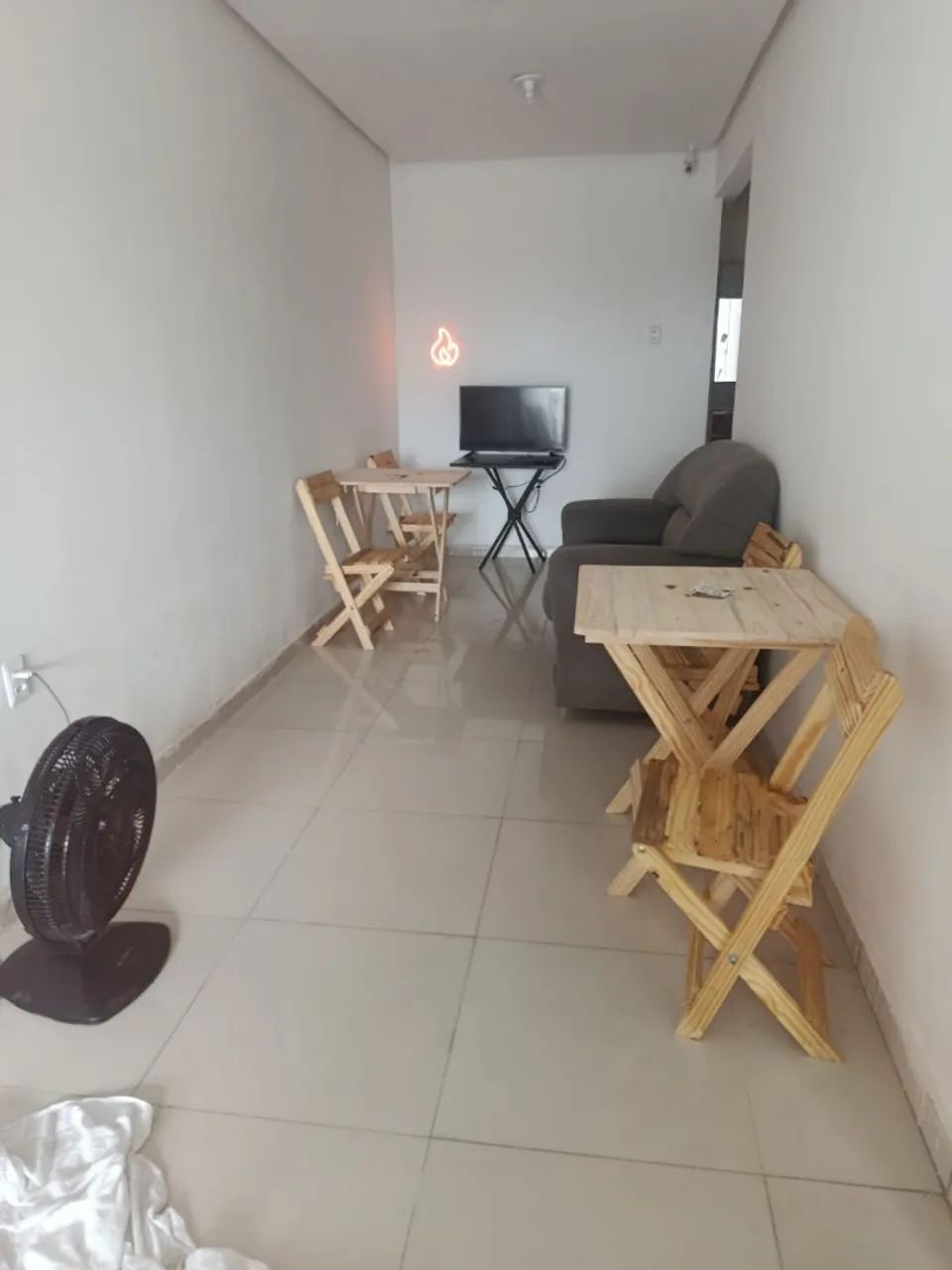 Aluga-se quartos para garotas 