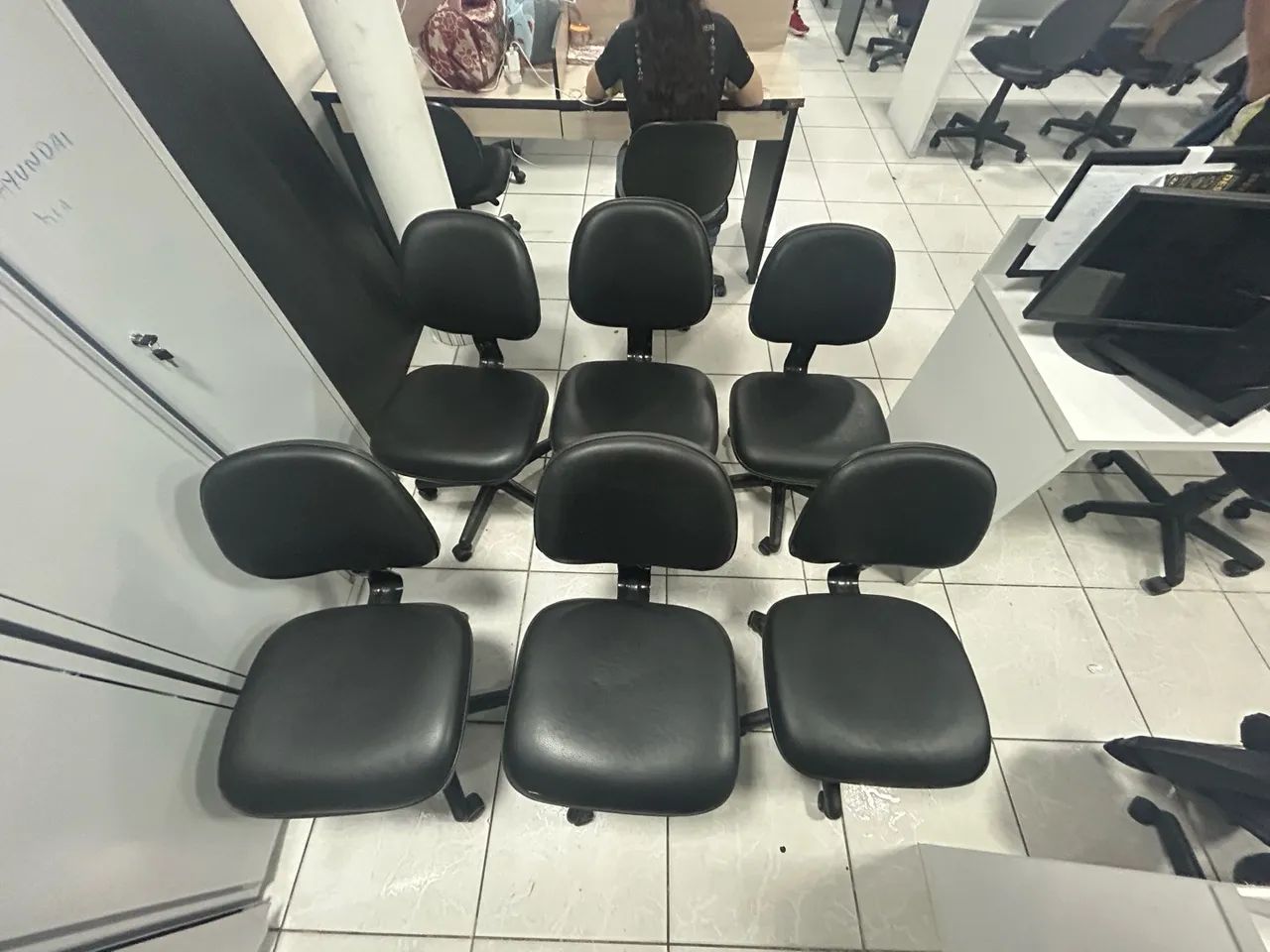 Cadeira sobe e desce com roda - Foto 2