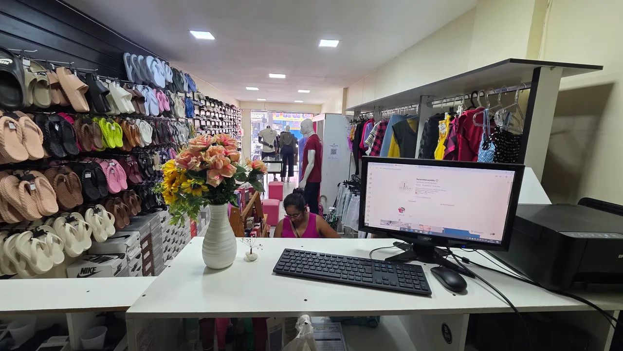 Vendo Loja COMPLETA (ROUPAS E CALÇADOS)