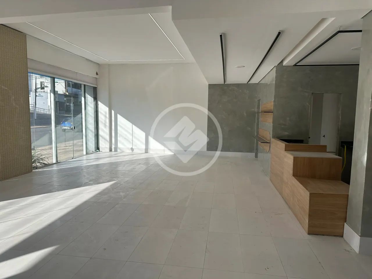 Sala térrea comercial com 13,50 M2 em prédio revitalizado na Av. Rubens de Mendonça, excel - Foto 4