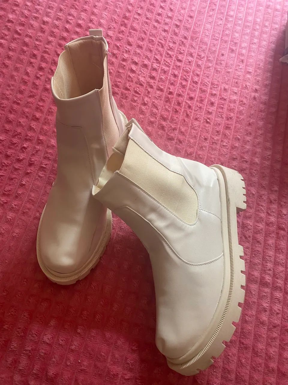 Bota bege nova super confortável  - Foto 3
