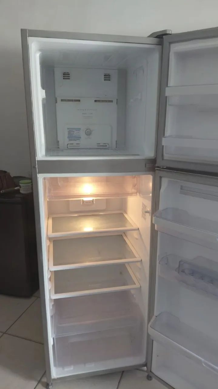 Geladeira Electrolux frost free lindíssima ENTREGO - Foto 6