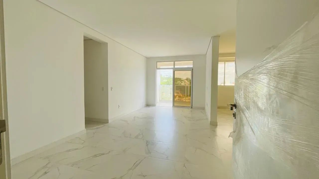 2 suites com 2 vagas