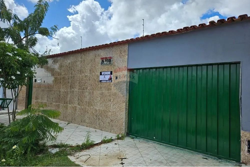 CASA DISPONÍVEL PARA VENDA