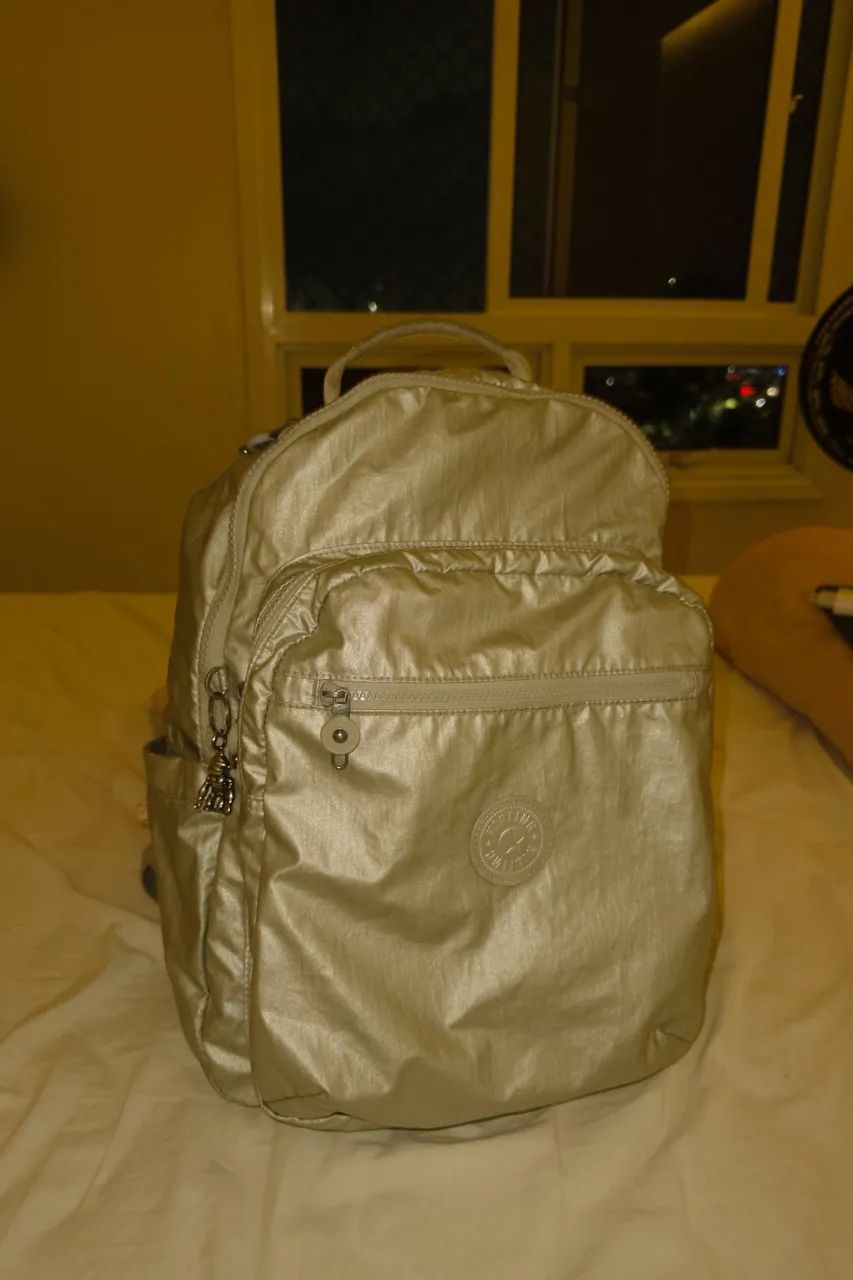 MOCHILA KIPLING ORIGINAL PRATA
