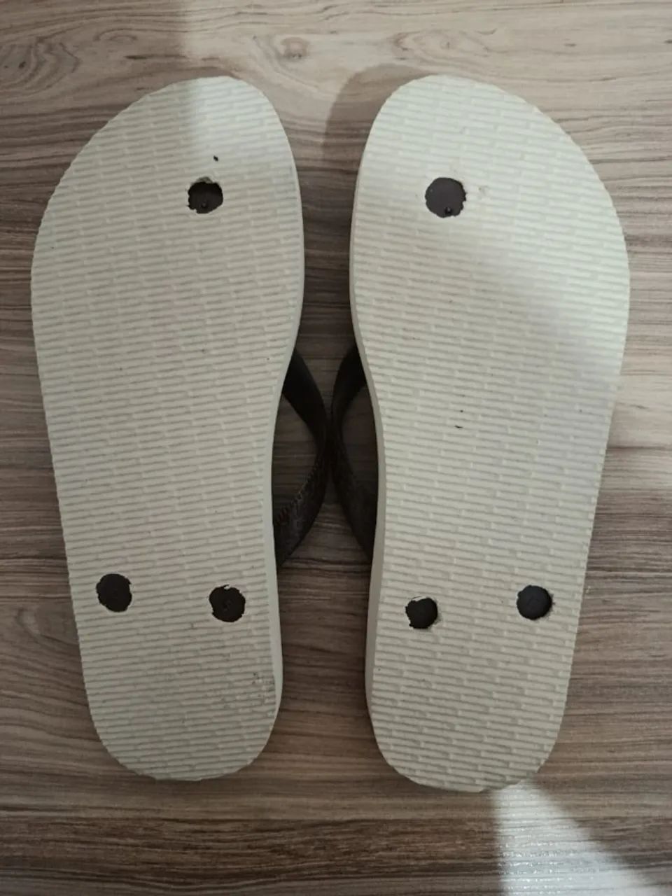 Chinelo Havaianas Color Essential Areia 39-40 - Foto 2
