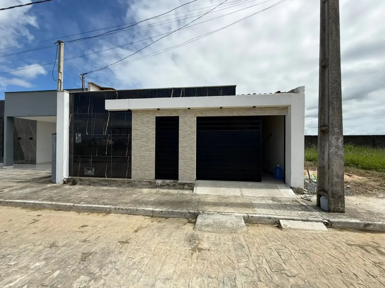 CASA Á VENDA EM MESSIAS