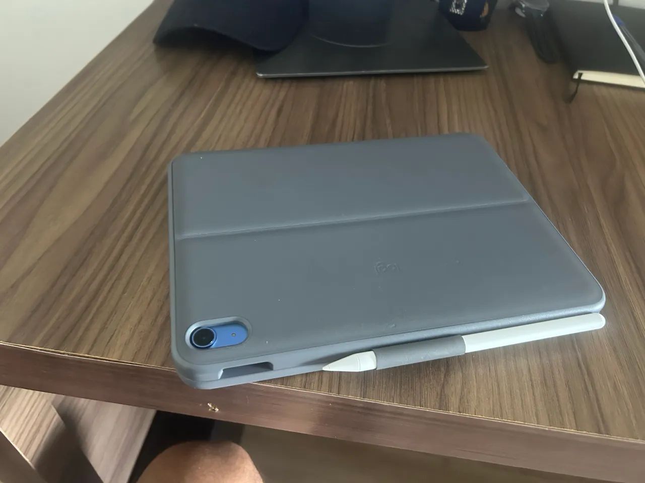 iPad 11 (A16) + Capa e Teclado Logitech Original - Foto 2
