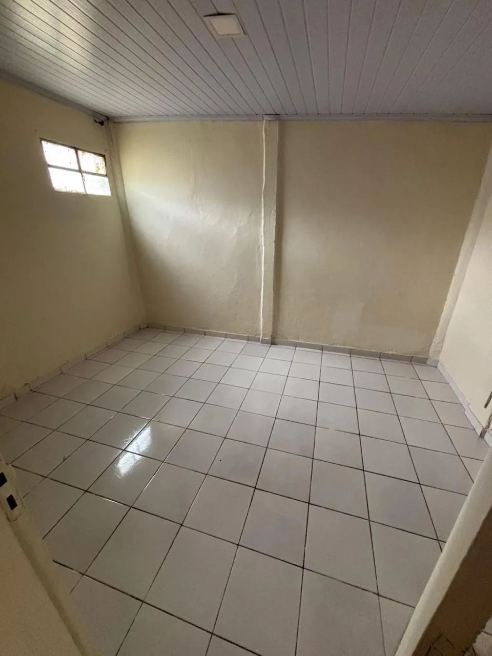Alugo casa de fundos QNA - Foto 4