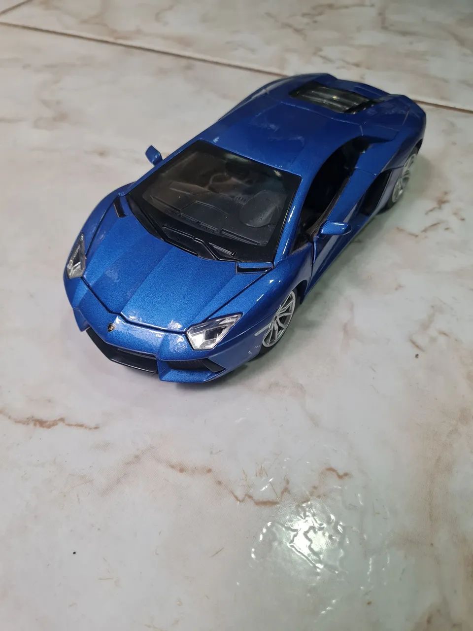 Miniatura Lamborghini Aventador - 1/24
