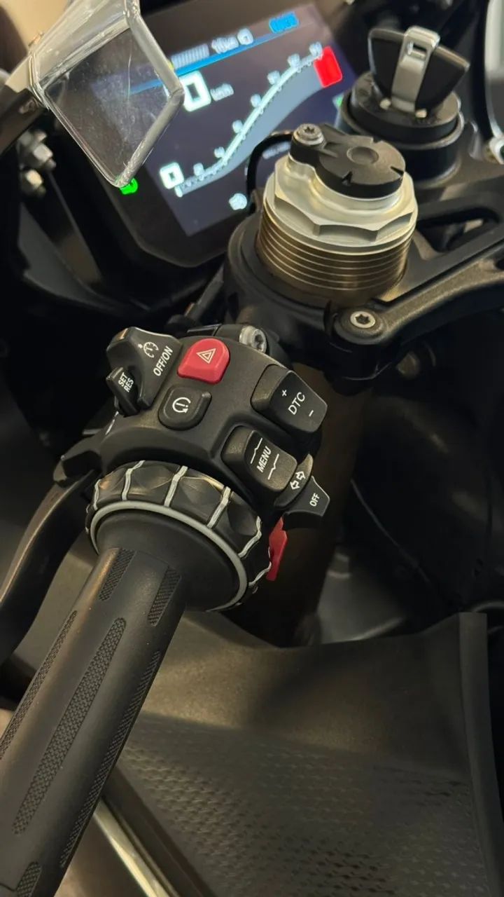 BMW S1000RR 2022 - Foto 5