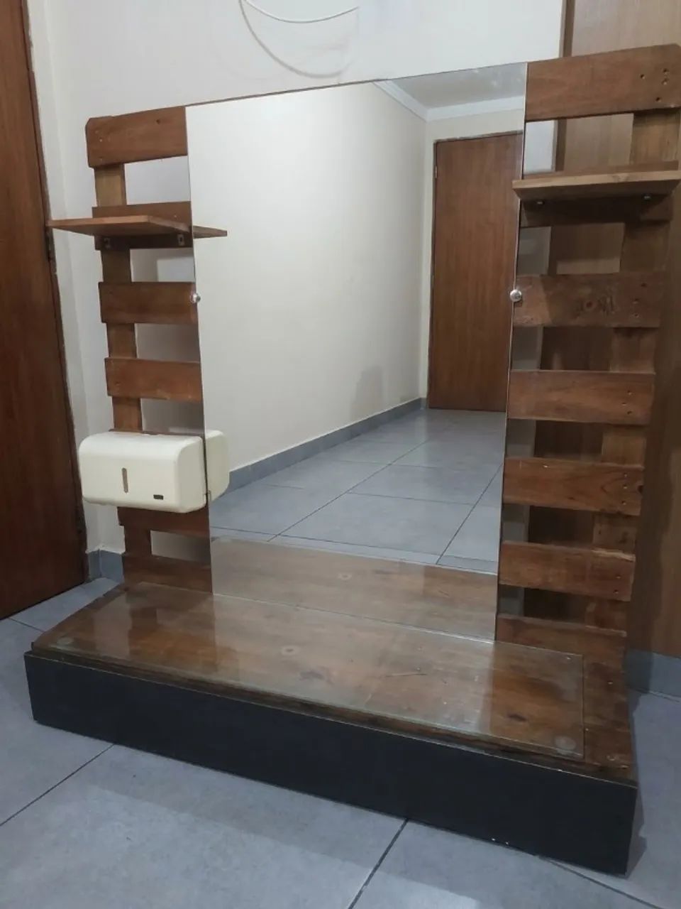 Cadeira de cabeleleiro e nicho  - Foto 3