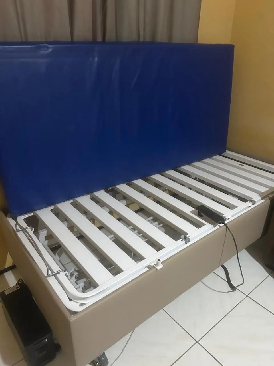 Cama hospitalar articular elétrica  - Foto 4