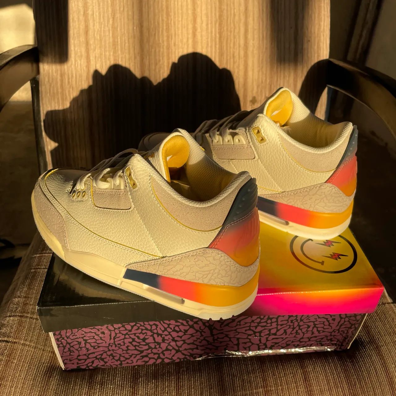 Air Jordan 3 Retro SP J Balvin Medellín Sunset - Calçados
