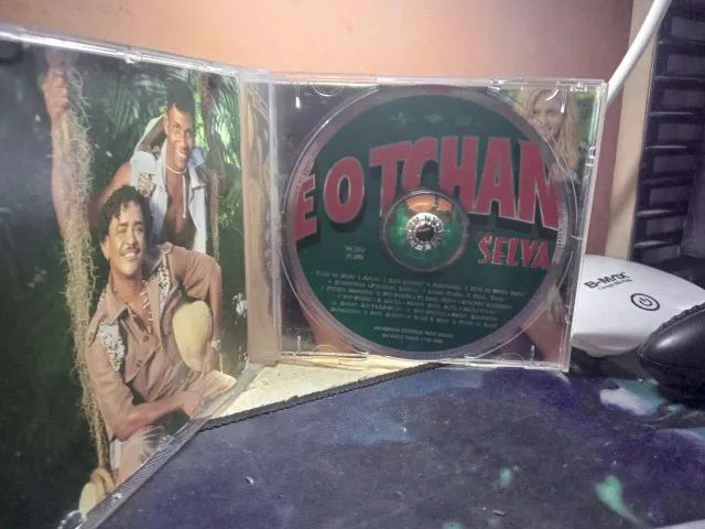 Cd É o Tchan na Selva - Foto 2