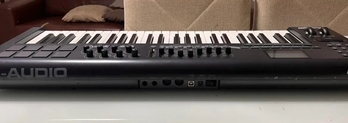 Teclado controlador axiom 49