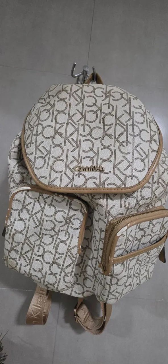 Mochila Calvin Klein Monograma - Foto 2