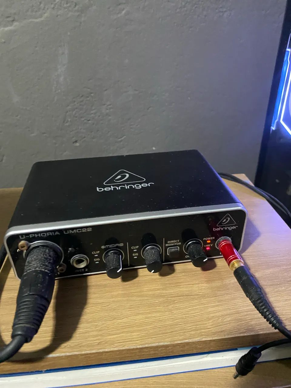 ? BEHRINGER UMC22 - INTERFACE DE ÁUDIO