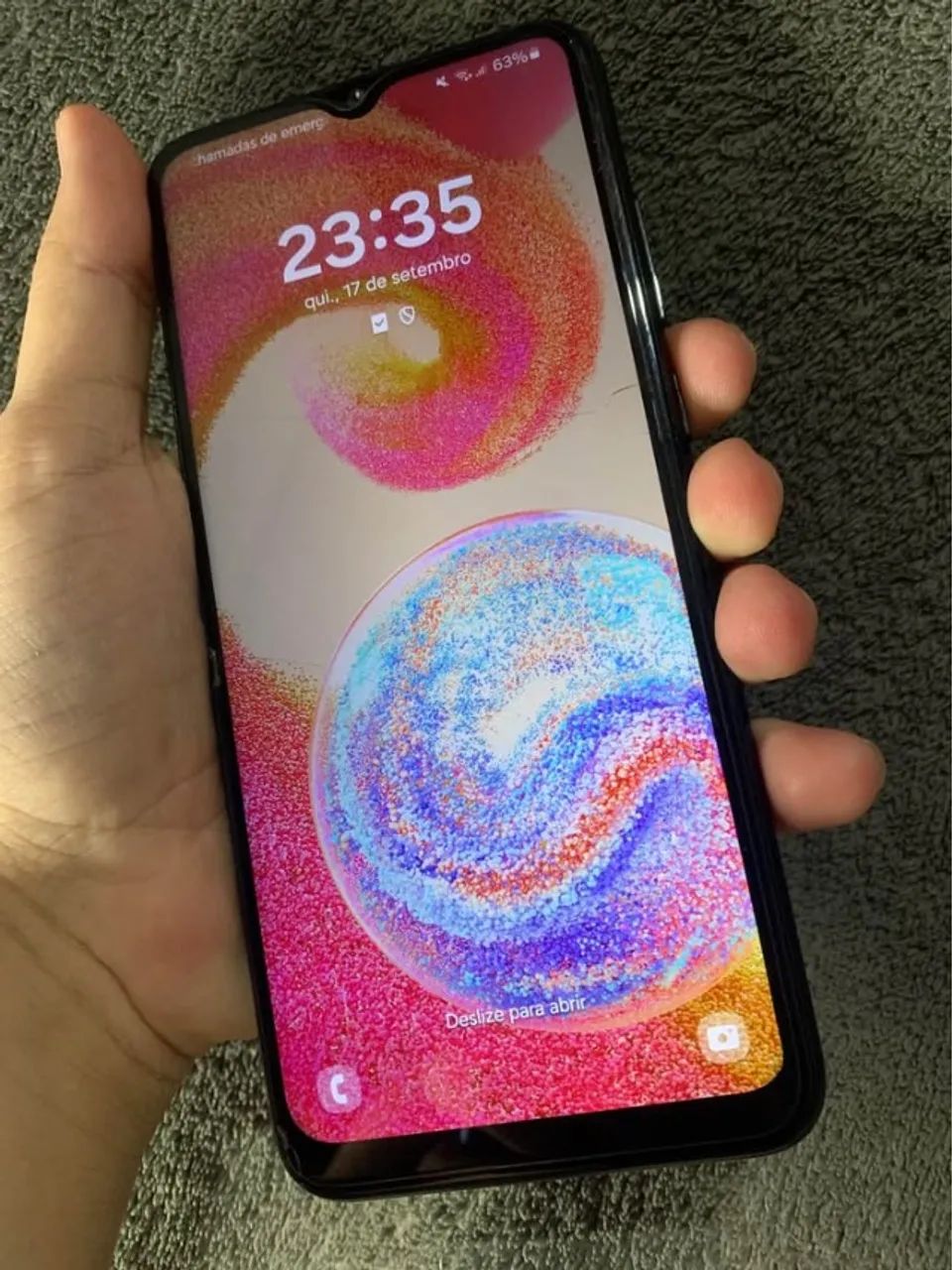- Samsung Galaxy A04e - 64GB