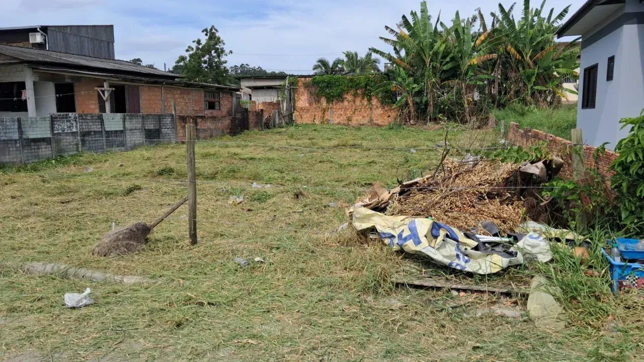 Lote escriturado com 305 m² no Bairro Coloninha em Araranguá - Foto 2