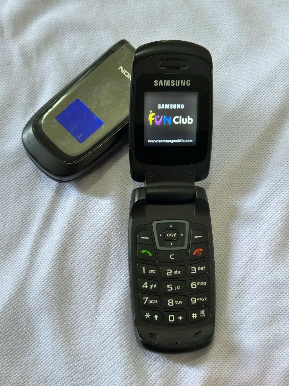 Lote 2 celulares Flip antigo  - Foto 2