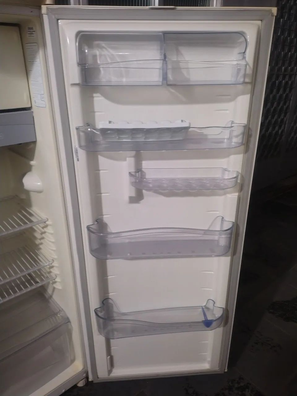 Vendo geladeira  - Foto 2