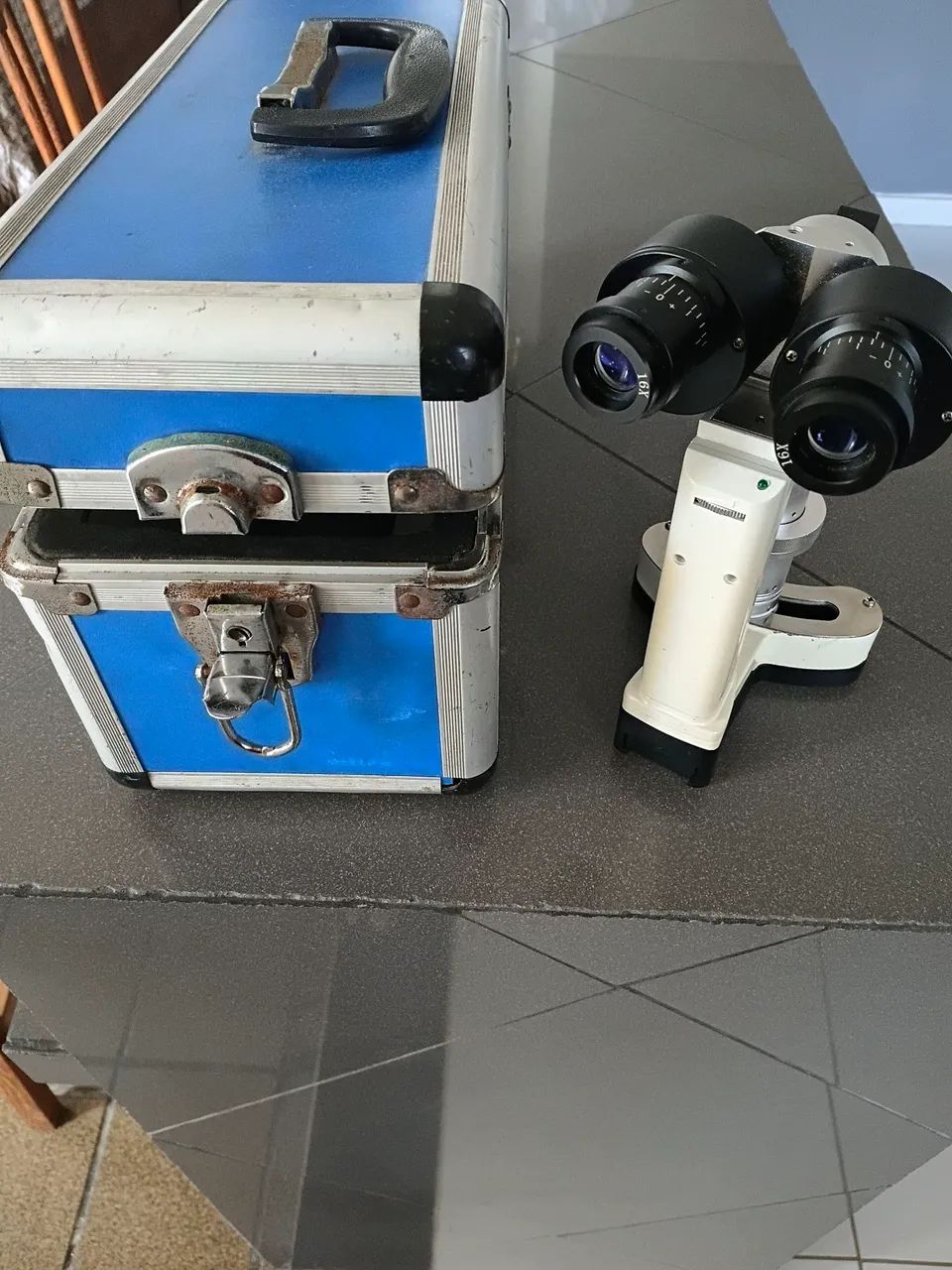 Lâmpada de Fenda Portátil