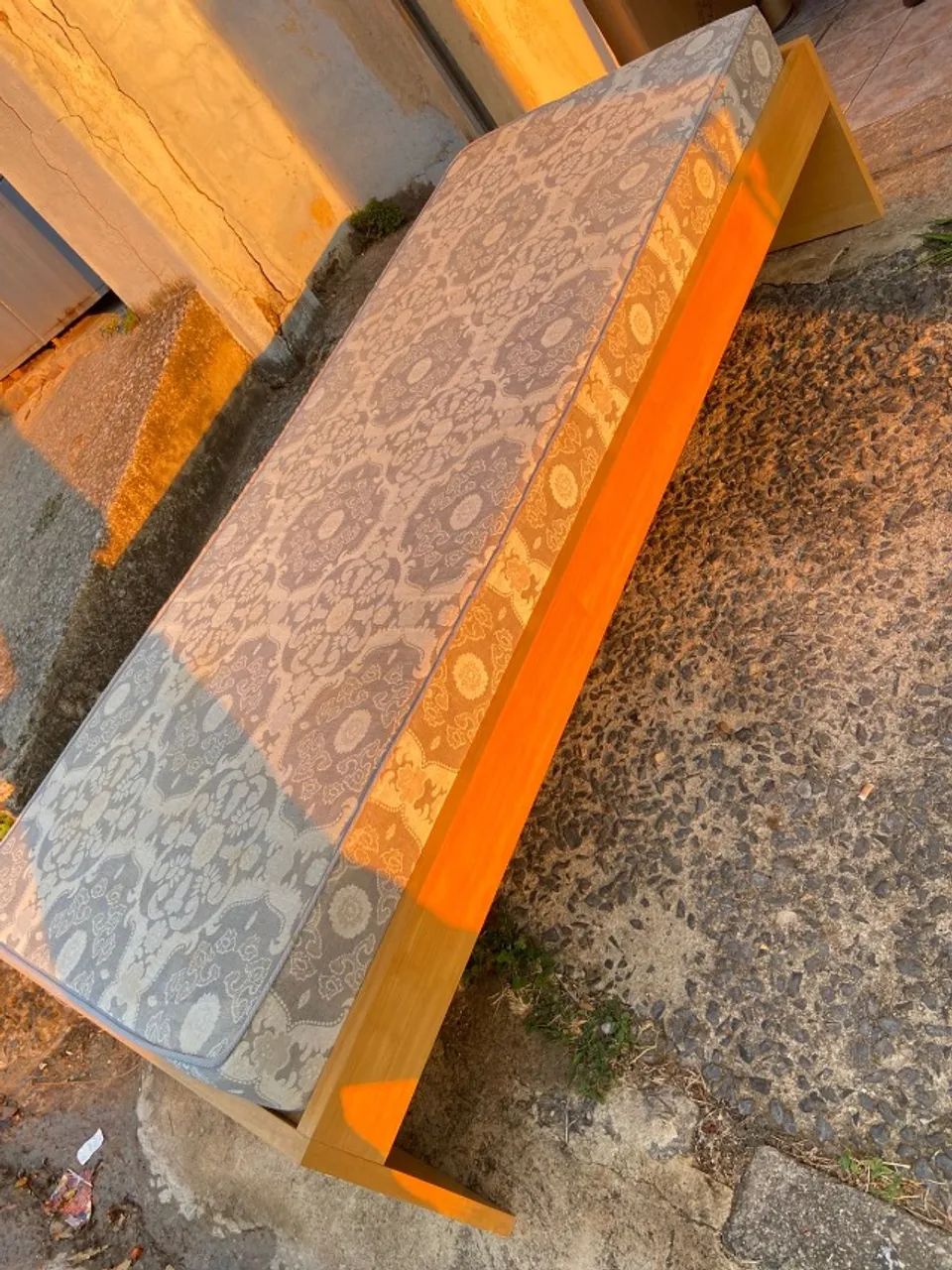 Cama de solteiro 1,96 x 84 cm - com colchão - cor marfim - Foto 3