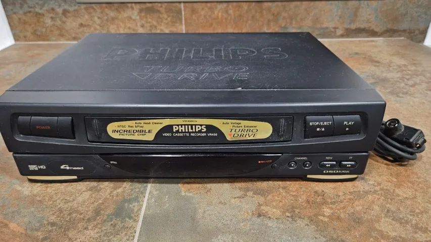 Video Cassete Philips com defeito