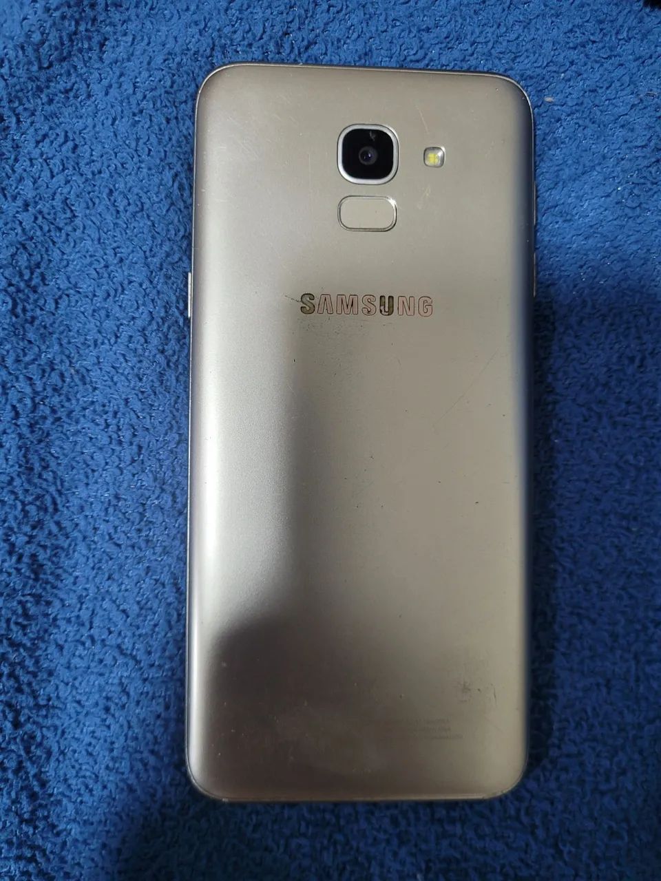 J 6 32 GB